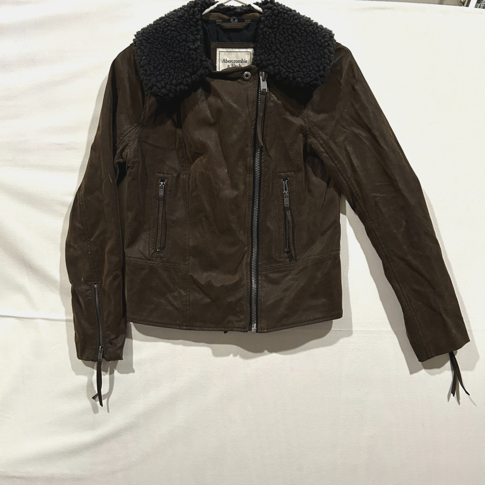 Women’s Abercrombie & Fitch Small Vegan Suede Jacket Sherpa Collar Wrist Zip.